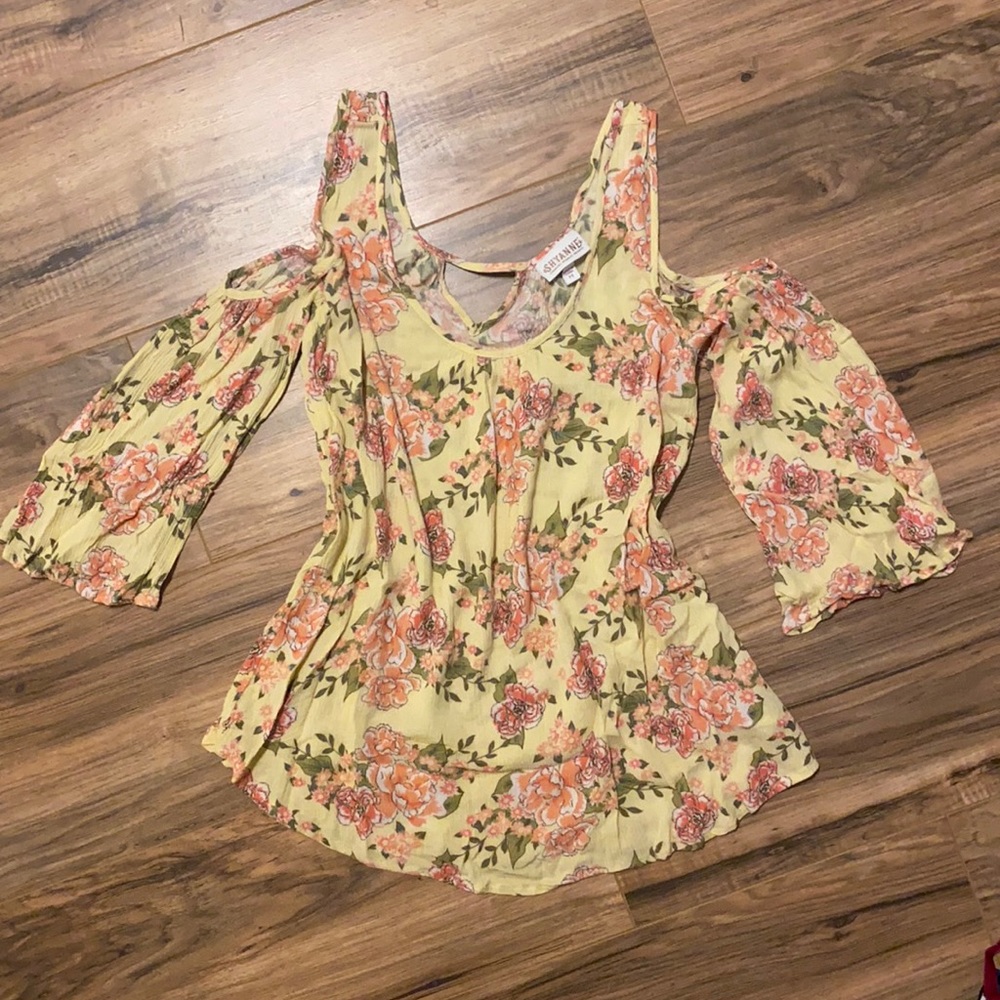 Shyanne Country Chic Yellow Rose Top